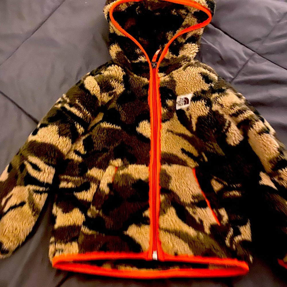 the north face camo super soft fleece size 4t